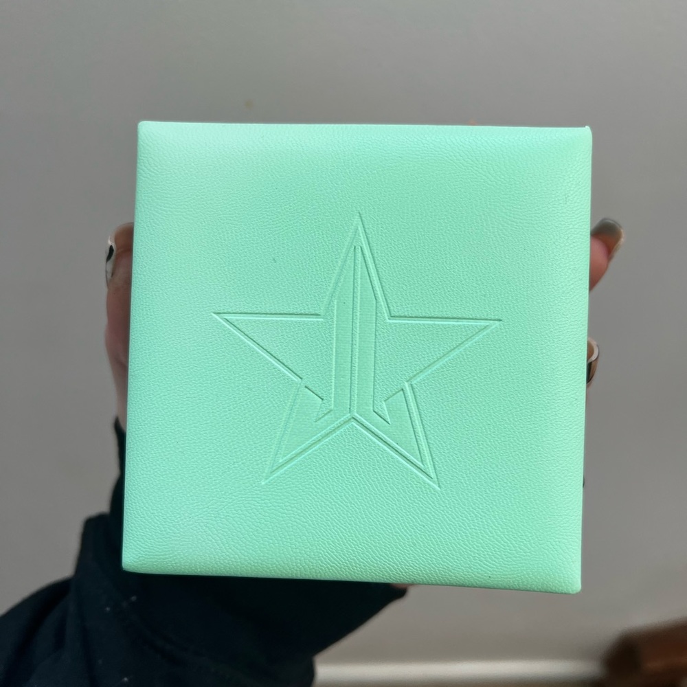 ✨❇️ Jeffree Star Extreme Frost Highlighter ❇️✨